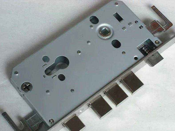 江陵24小时上门开锁公司