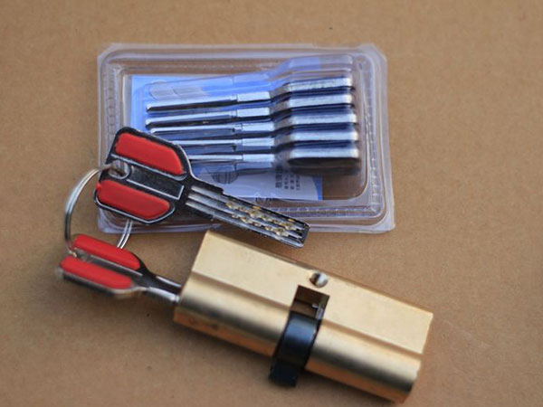 江陵24小时上门开锁公司